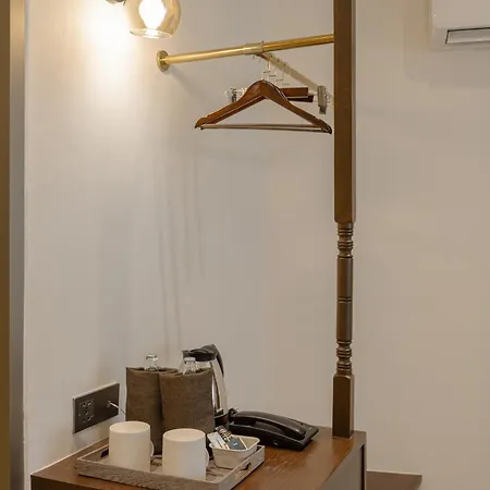 Nidhra Boutique Hotel Bangkok Sukhumvit Room photo